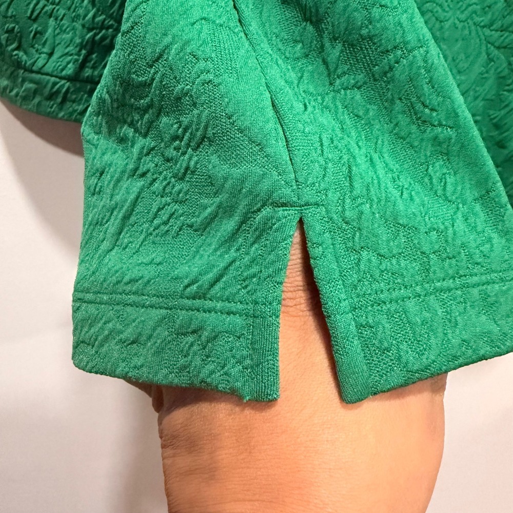 #124 Crown & Ivy Textured Top Womens Medium Green PTP: 20-21 Puff Sleeve - Picture 8 of 8